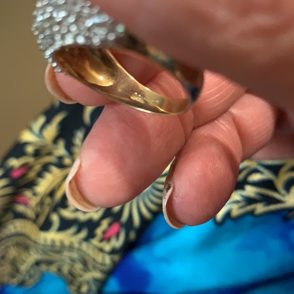 ladies 14 Kt dome paved with CZs weight 8.80 gr - Picture 4 of 5